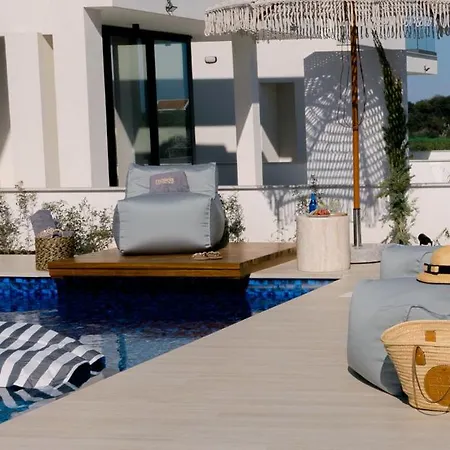 Vila Nesea Seaside Luxury Escape