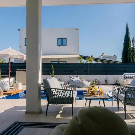 Nesea Seaside Luxury Escape