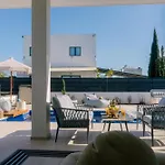 Nesea Seaside Luxury Escape