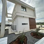 Nesea Seaside Luxury Escape Villa
