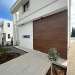 Nesea Seaside Luxury Escape Villa Protarász