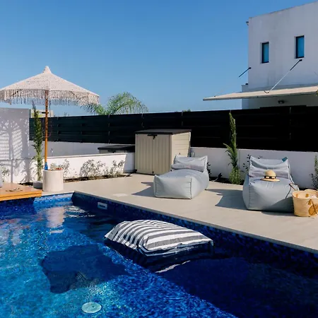 Nesea Seaside Luxury Escape Villa *