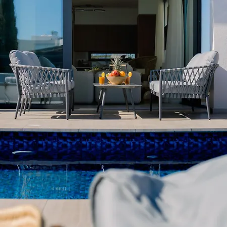 Nesea Seaside Luxury Escape *