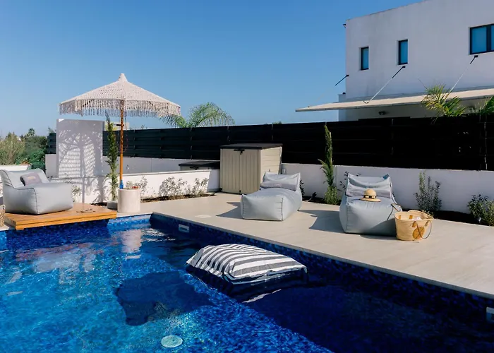 Nesea Seaside Luxury Escape Villa *