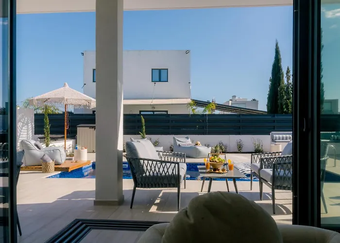 Nesea Seaside Luxury Escape