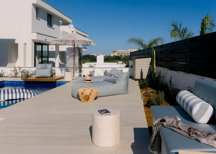 Nesea Seaside Luxury Escape Villa