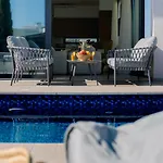 Nesea Seaside Luxury Escape *